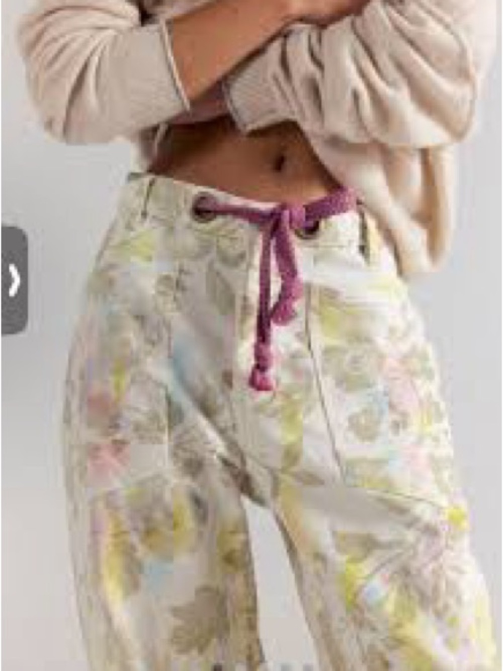 Free People Moxie Printed
Flocked Barrel Jeans in Ivory Combo-Floral 28 NWT